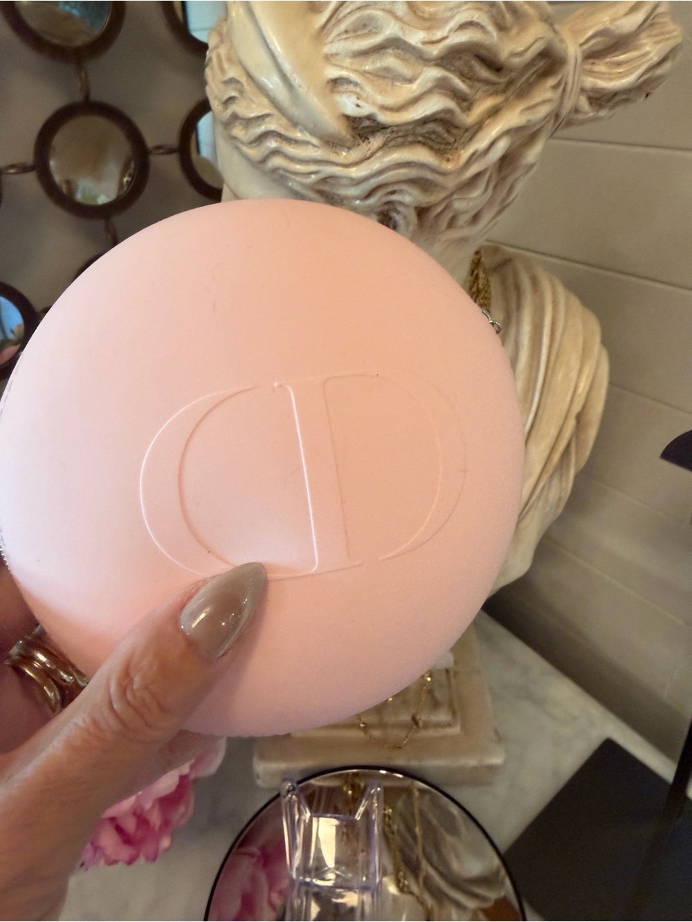 Dior Parfum Pink Round Luxury Silicon beauty case, Lippy, powder sponges, dusty - Picture 10 of 16